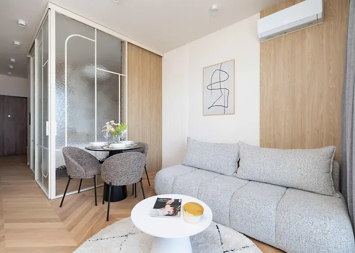 Comfortable In With Gym Sauna & Cinema By Renters Apartament