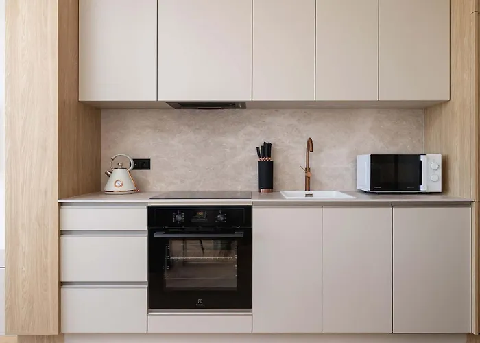 Comfortable In With Gym Sauna & Cinema By Renters Apartamento