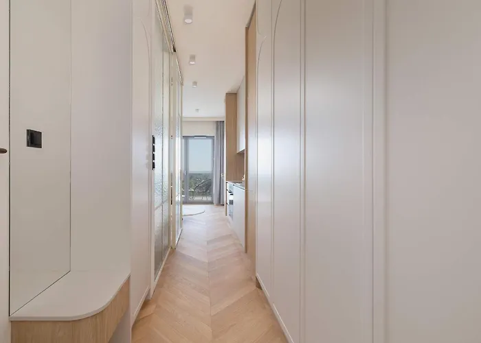 Comfortable In With Gym Sauna & Cinema By Renters *