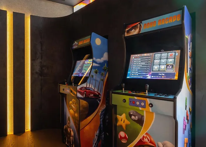 Comfortable In With Gym Sauna & Cinema By Renters